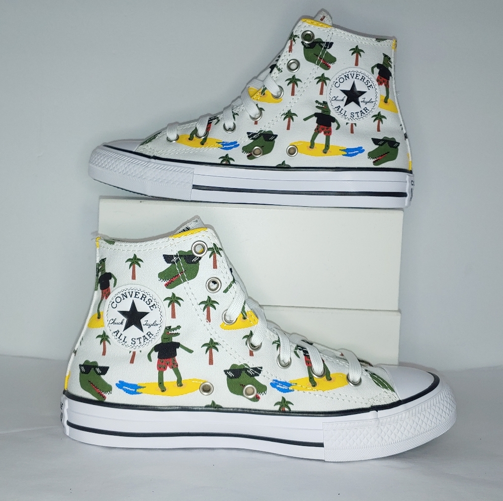 Alligator 🐊 print hi top chuck all stars